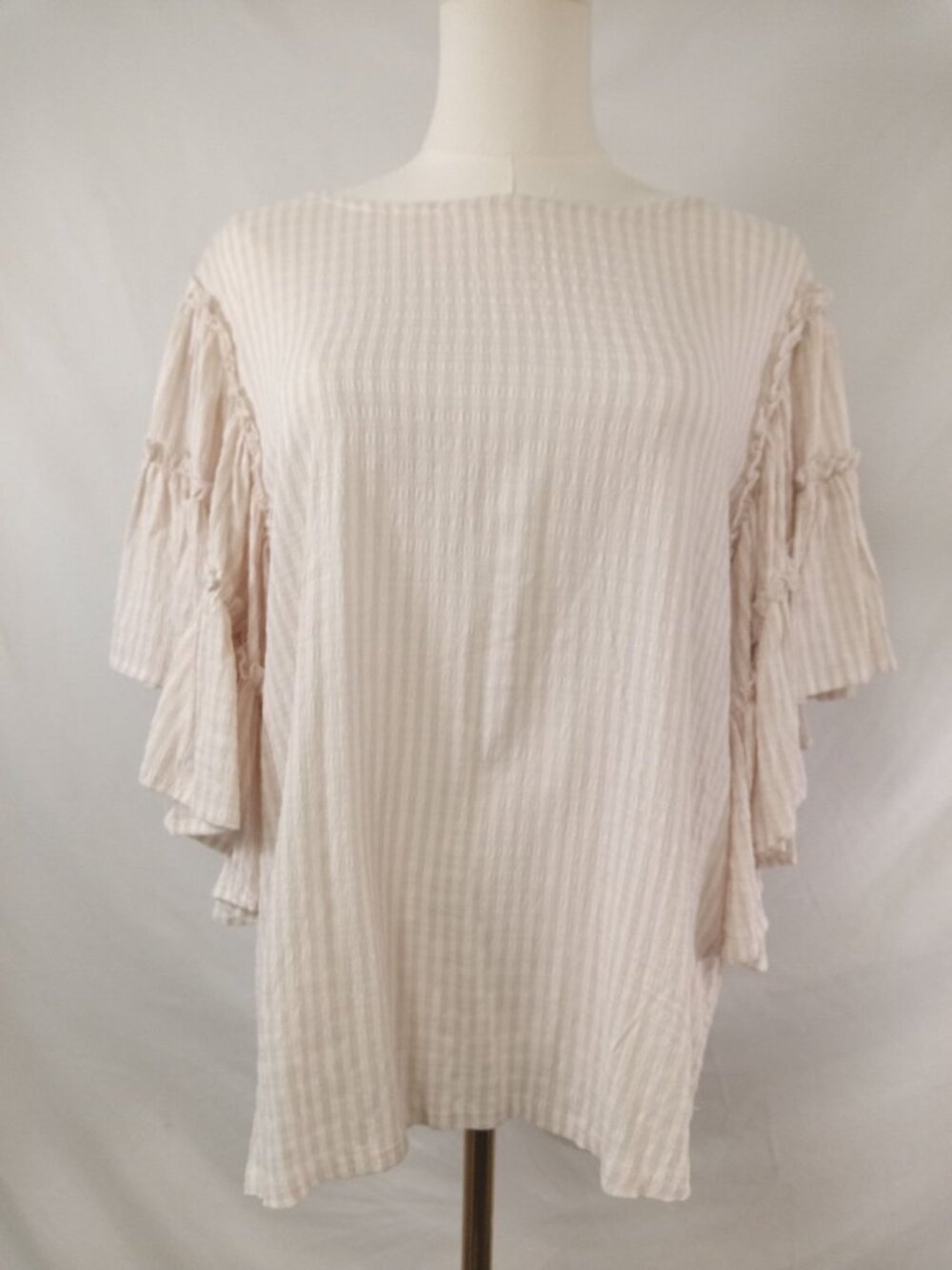 NWT Chelsea & Theodore Women's Light Tan & White Striped Blouse/Top Size Medium